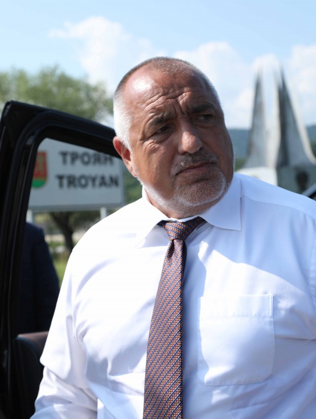 PM Borissov Launched The Construction Of A New Bridge And Inspected A Landfill In Troyan