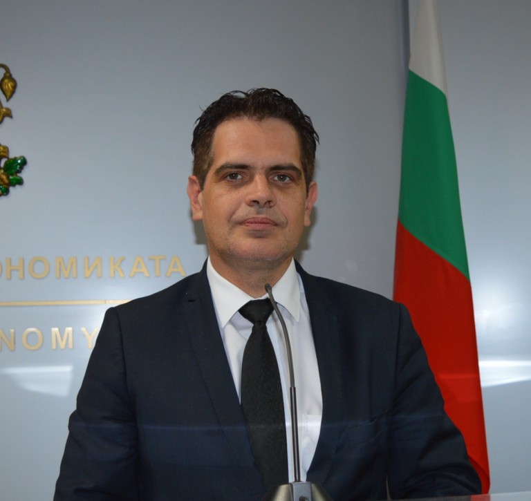Economy Minister: At This Stage, A Full Lockdown Is Not Expected In Bulgaria