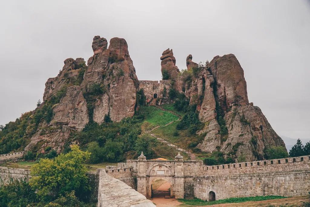 Musk Thought The Bulgarian Belogradchik Fortress Looks Like One From A Computer Game