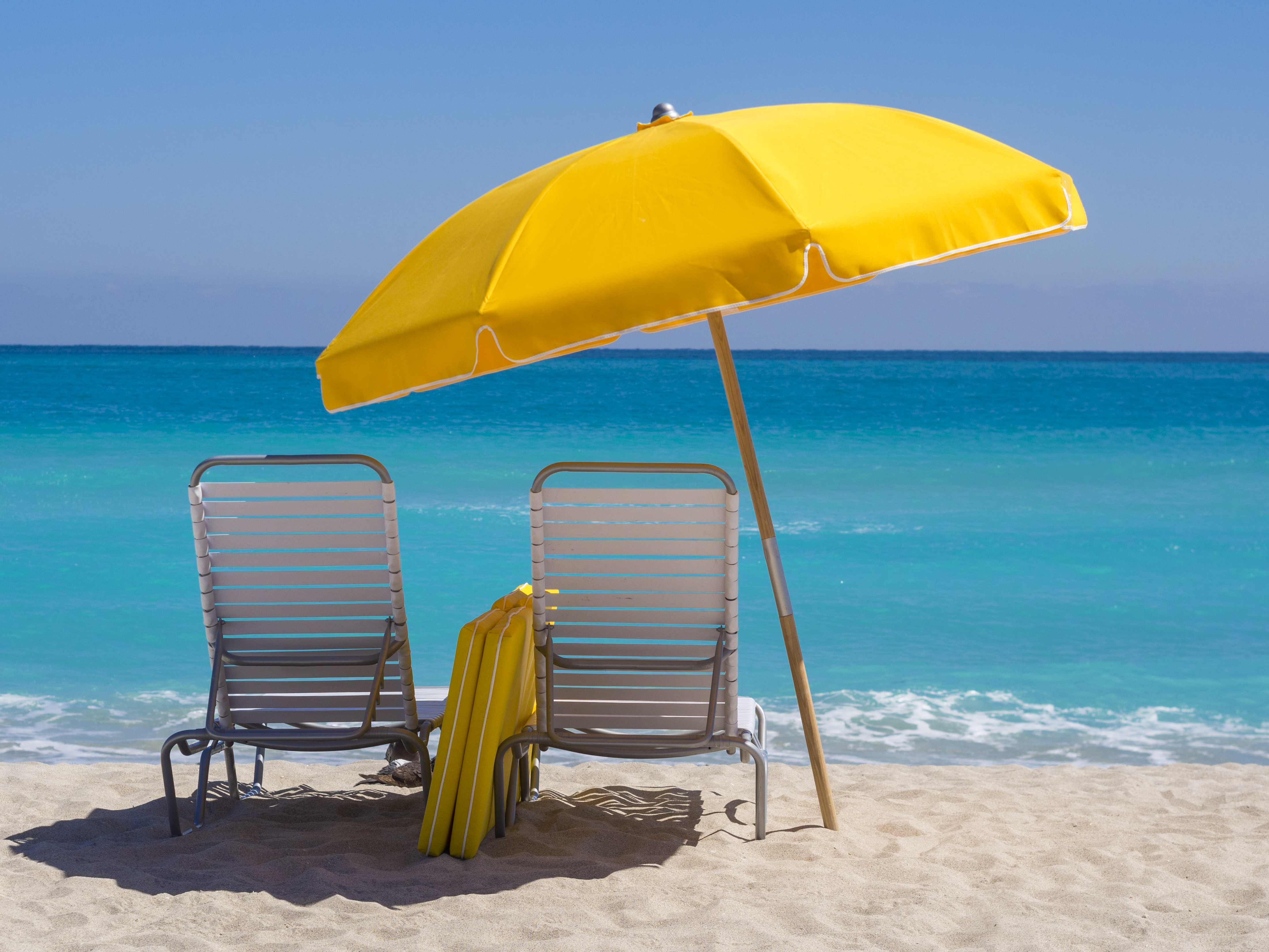 Summer Holiday In Bulgaria: Visitors Can Now Prepay Online For Umbrellas And Sunbeds On The Beach