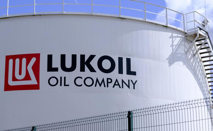 Unconfirmed: Lukoil Is Selling The Oil Refinery In Burgas According To Bulgaria’s Finance Minister