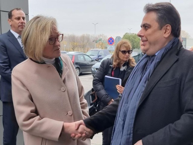 EU Commissioner Applauds Bulgaria’s Border Controls During Border Point Visit