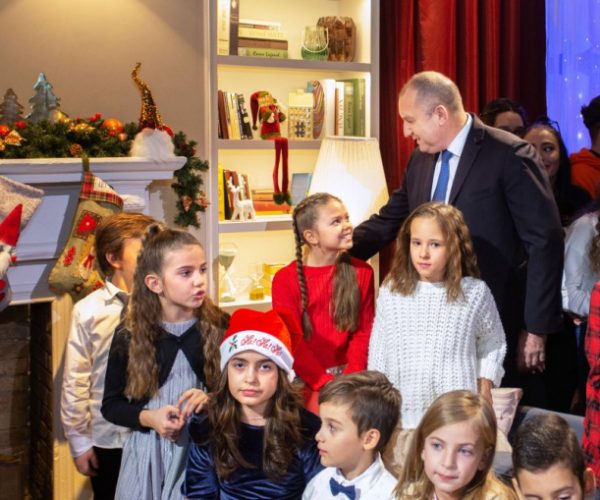 President Radev Extends Warm Christmas Wishes To Bulgarians