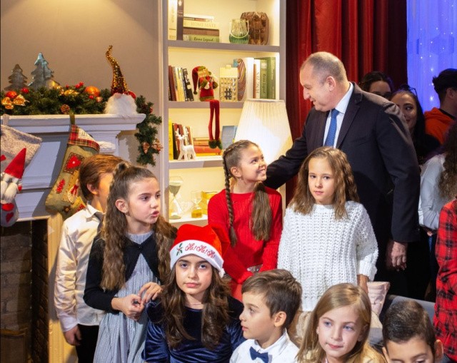 President Radev Extends Warm Christmas Wishes To Bulgarians
