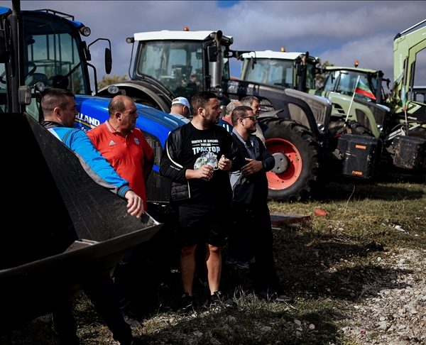 Bulgarian Farmers Call Off Protests After Government Agreement