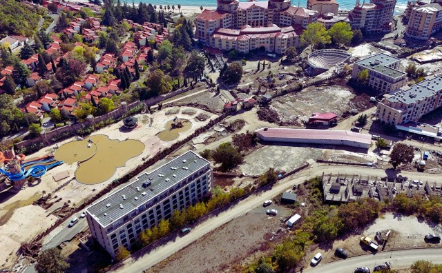 Elenite After The Flood: Destruction, Recovery, And Calls For Accountability