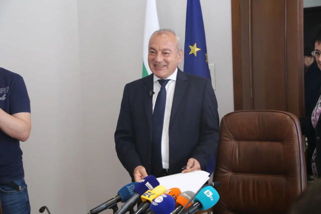 Bulgaria’s Finance Minister Donev Presents 2026 Budget With 5.7% Deficit and Broad Revenue Measures
