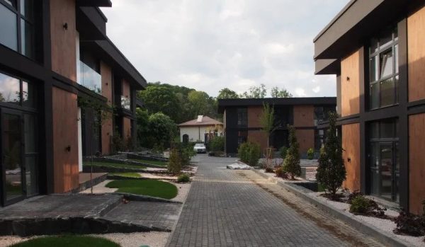 Varna Court Halts Demolition of 12 Buildings in Baba Alino