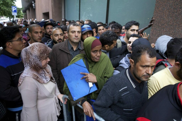 Bulgaria Issues Over 13,000 Seasonal Work Permits to Non-EU Nationals