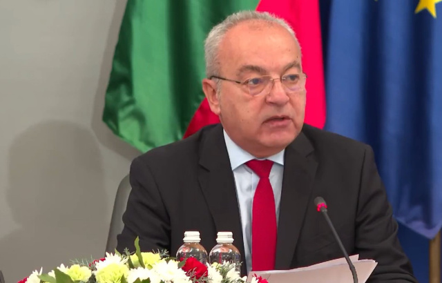Bulgaria Faces Years of Fiscal Pressure, Finance Minister Says